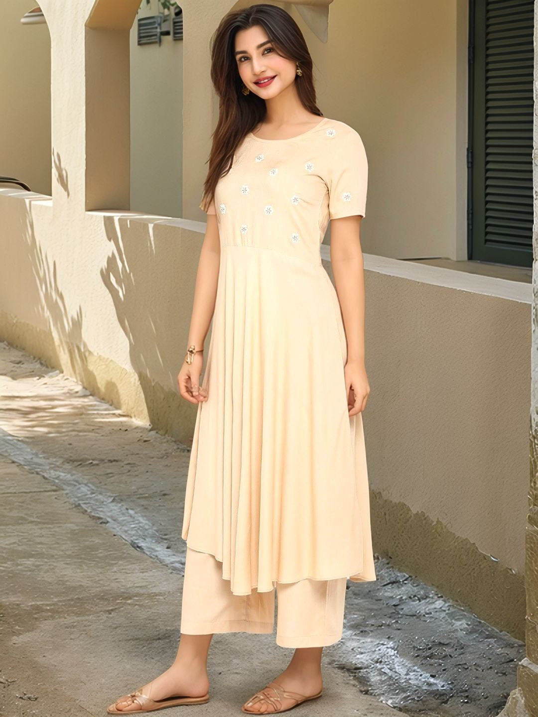 Beige & White Embroidered Anarkali Kurta
