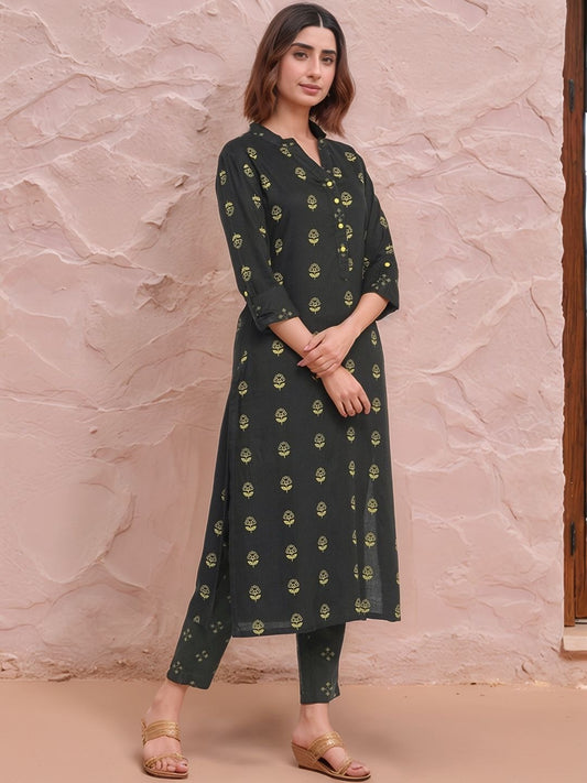 Green Floral Printed Kurta with Trousers